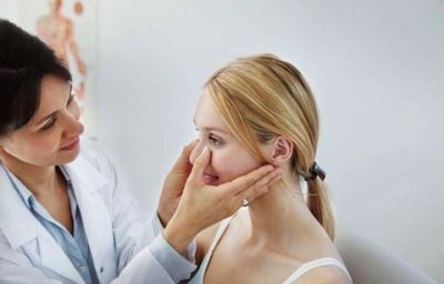 nắn sống mũi bị lệch