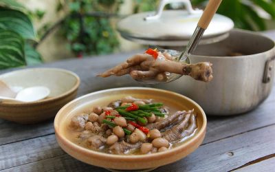 Chân gà hầm đậu phộng