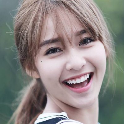 Khả Ngân xinh đẹp khi sở hữu đôi mắt cười