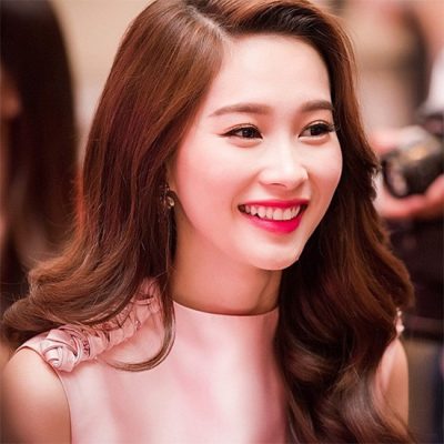 Thu Thảo với đôi mắt cười rạng rỡ