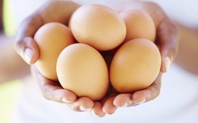 Ăn trứng sau khi cắt mí được không